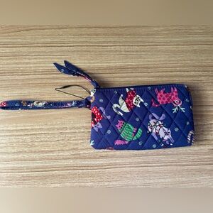 Vera Bradley Essential Cotton Wristlet in Catnip Christmas print NWOT